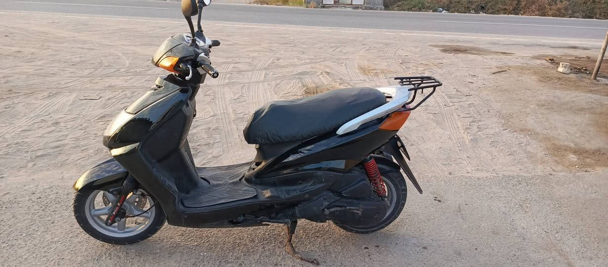 دراجه للبيع سكنز ياباني دراجه حلوه ونظيفه دراجه مفوله دبل تايرات الشاير كلها شغاله لات عالي ناصي دراجه حلوه ونظيفه تجي وتشوف بعينك العنوان البصره الهارثه ***********
