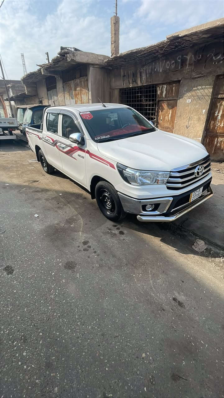 السلام عليكم 
بيكب هايلوكس 2021 سياره نضيفه بيه بس بارد باقي سياره كفاله ماشيه 133 الف ***********
