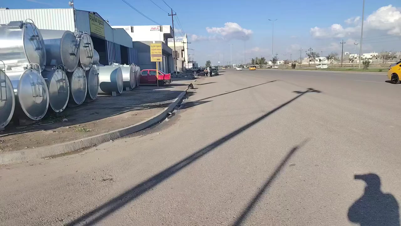 بيت 200متر للبيع  السعر 59 مليون العنوان حي بدر البيت ملبوخ مصبوب لاش مأسس مجاري ومي  باقي سيراميك وبياض وكهرباء ثالث فرع من الشارع العام موضح العنوان بتصوير  الخريطة كلش حلوة  تتكون من غرفتين نوم وهول جبير ومطبخ واستقبال ومجموعة صحيات ومناور اثنين وحوش جبير يدخل سيارة 
للاستفسار
***********
