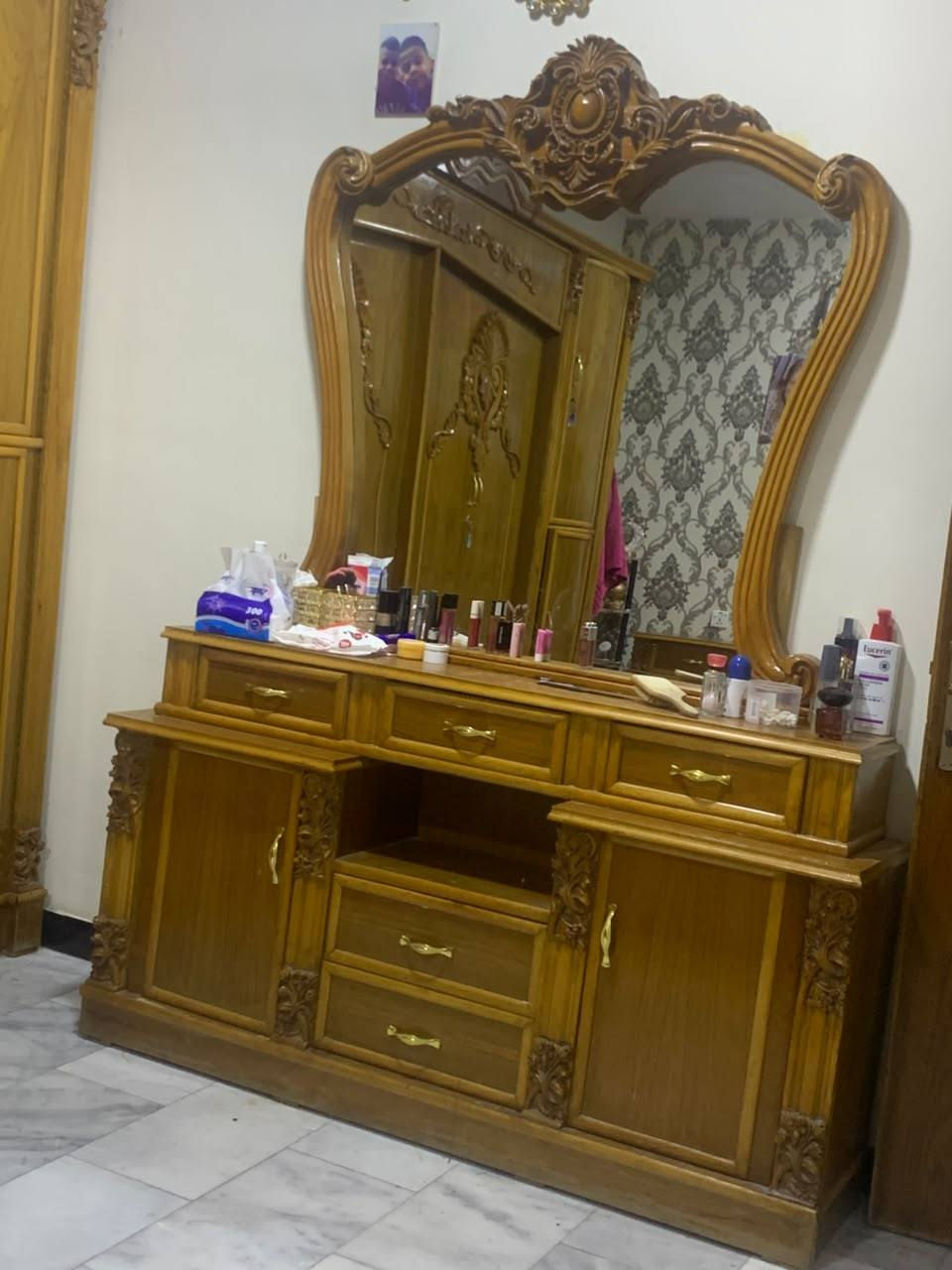 للبيع غرفة نوم صاج تكمة ثقيلة سعر مليون و100 العنوان بغداد حي الحسين ***********
