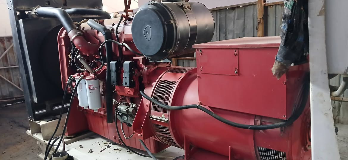 بيركنز 2300 راس توليد ٤٥٠
المولده ستندر ما مفتوح بيه برغي 

المكان النجف ابو صخير 

***********
