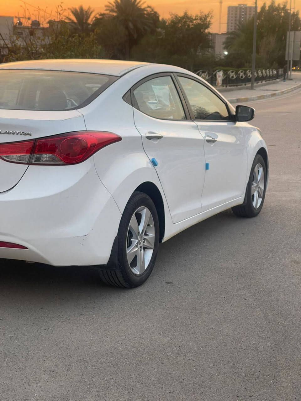 سلام عليكم مرخصه الادمن المحترم النترا موديل 2014 خليجي مكينه 1800 دوش 
بيها صبغ كد شبر بالدوسه وباقي السياره كفاله 
كير مكينه مكفول
صدر مكفول
تبريد مكفول 
ماشيه 100 السياره 
داخل جديد 
وسياره بعد احلى من صور 
السعر 118 وبيها مجال كلش قليل 
عنواني بغداد البياع مدينه الذرى 
***********
