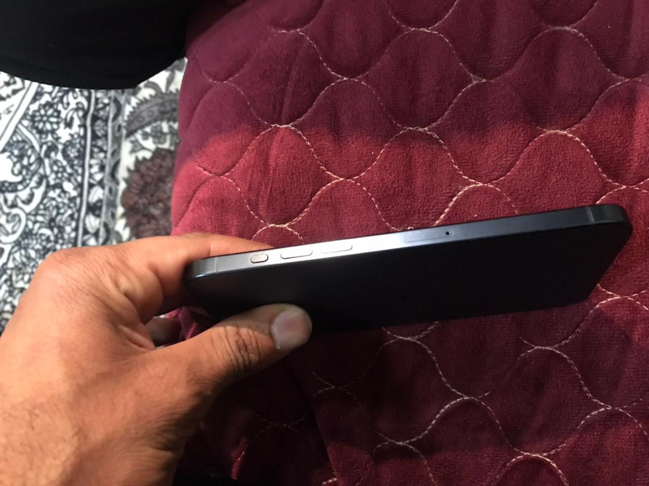 سلام عليكم شباب ايفون 15برو ماكس جهاز جديد مال بيت الله شاهد التفاصيل داخل الصوره بطارية 93ذاكره 256مكان بغداد شراي اتصل *********** سعر واحد و100
