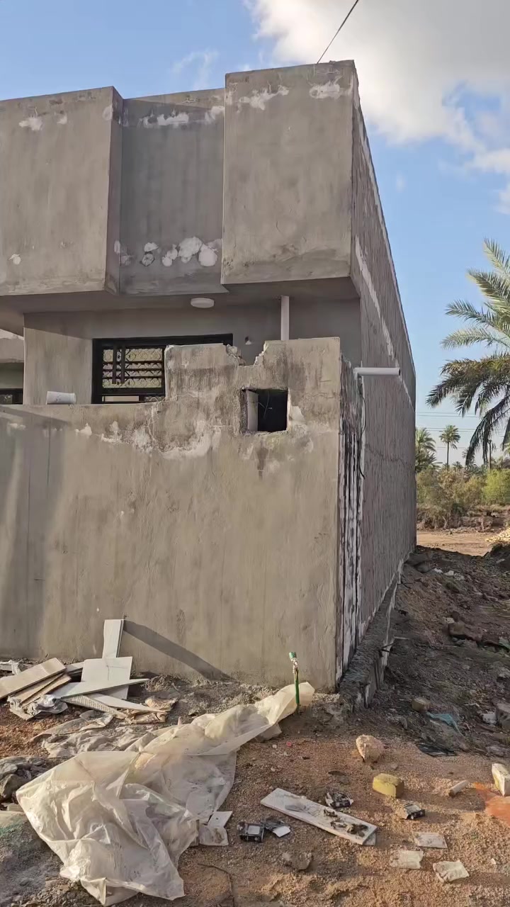 يالله بيت للبيع طابو زراعي سند 25 المساحه 150 متر الواجهه 7 متر ونص بناء حديث غير مسكون يتكون من غرفتين نوم وصاله ومطبخ وستقبال صحيات داخليه وخارجيه منور طارمه كراج سياره 
العنوان طوريج حي الجمعيه 
معروض لدى مكتب بيروت للعقار الكائن في طوريج حي الجمعيه 
للتواصل ***********//***********
