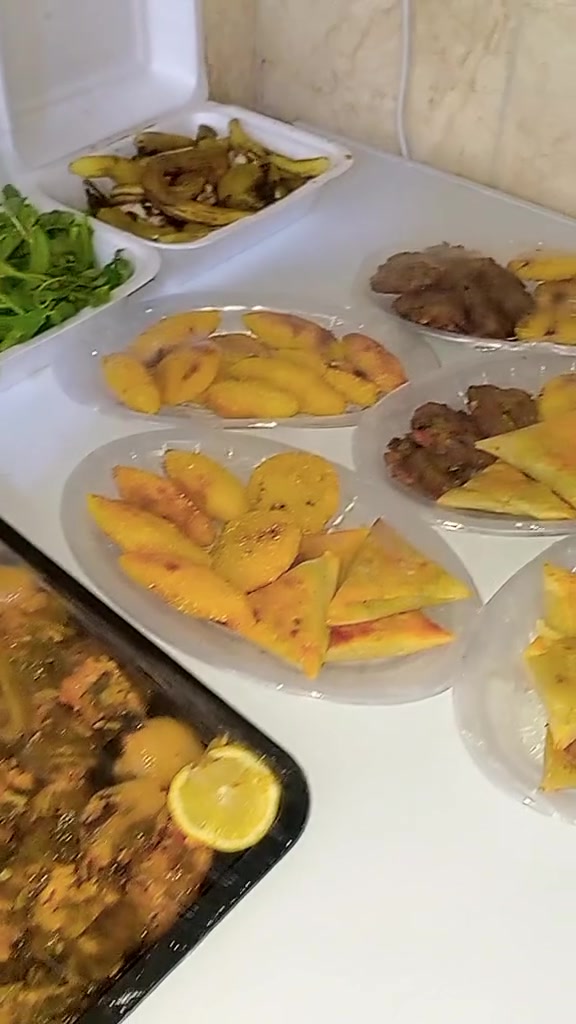 السلام عليكم متوفر للعشة دولمة بركر +سمبوسة كبة برغل وكبب سلگ للحجز ***********
