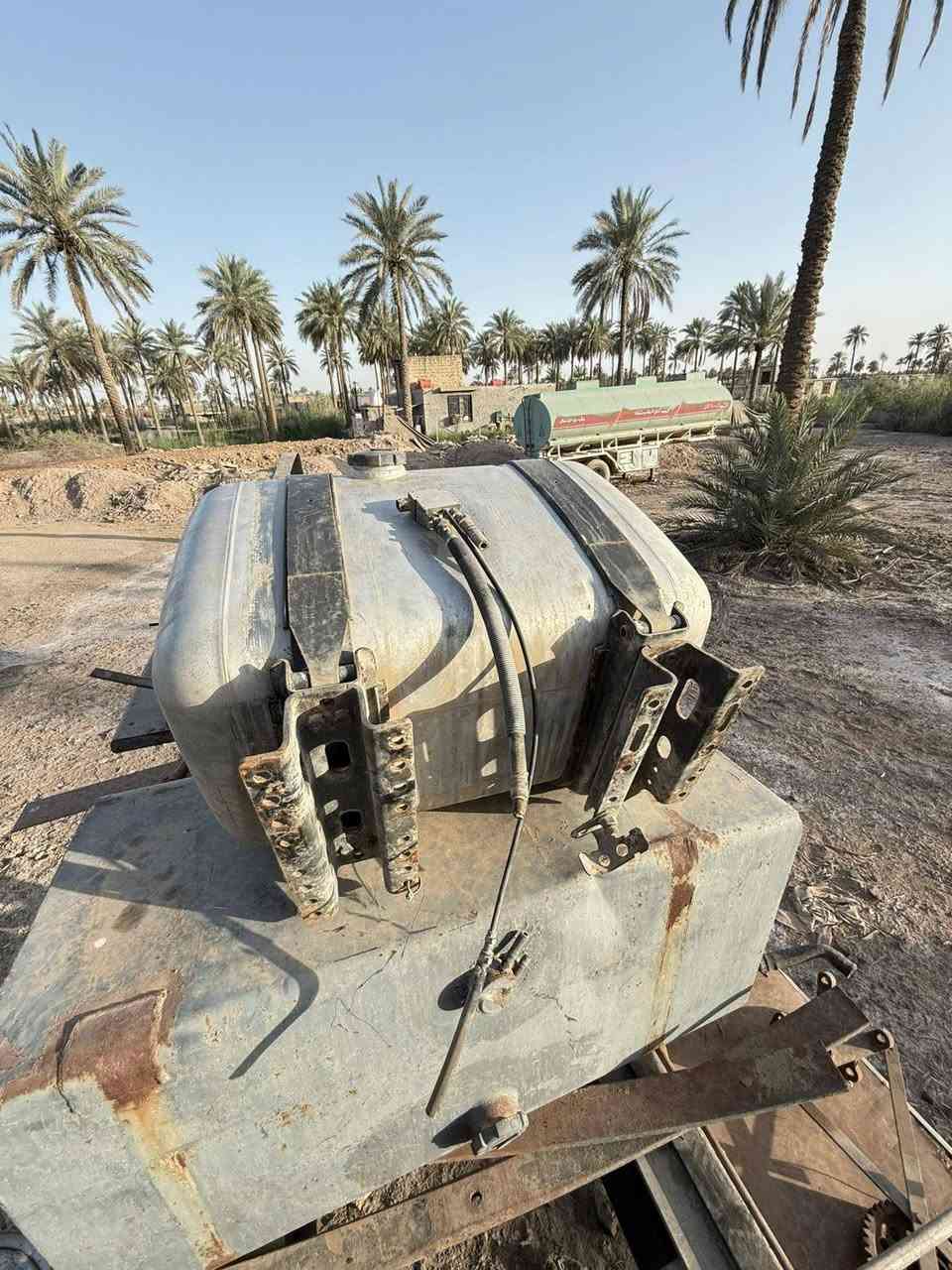سلام عليكم 
للبيع تانكيات كاز فافون العدد اثنين الاول السعة 600 لتر تانكي كامل هوه وقواعده مال مان صقر بلادي السعر 400 الف دينار وبيه مجال
 والثاني السعة 300 لتر كامل هوه وقواعده البلادية وطوافته مال وحش السعر 350 الف دينار وبيه مجال العنوان كربلاء
للستفسار ***********
***********
