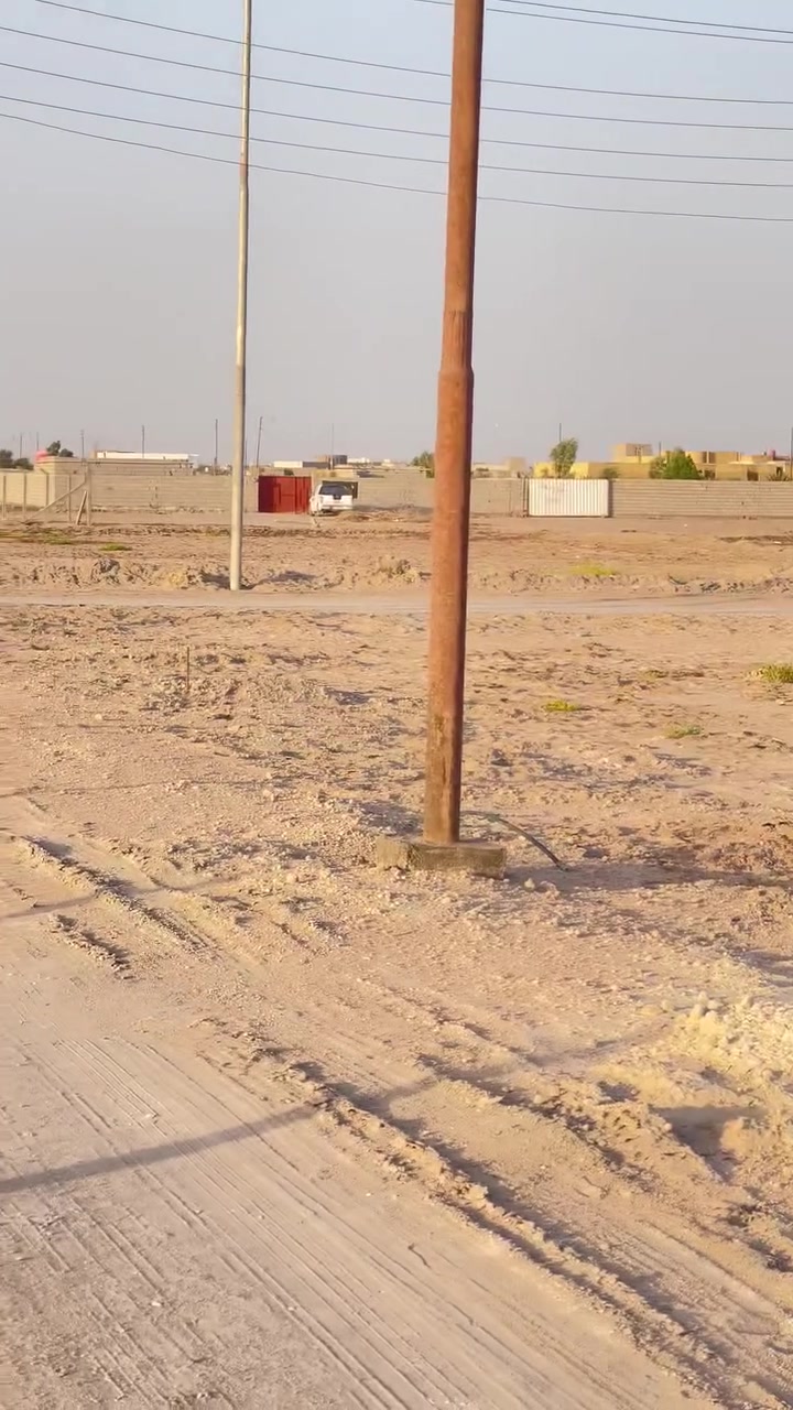 قطعتين للبيع بحي الجودين بين مقابل الاسكان الصناعي نزله ثانيه والاولى كل وحده مساحته١٣٠م كافه خدمات ماي كهرباء وكل وحده صونده مالته موًجوده الاستفسار واتساب *********** سعره الوحده اربعه ونص وبيه مجال
