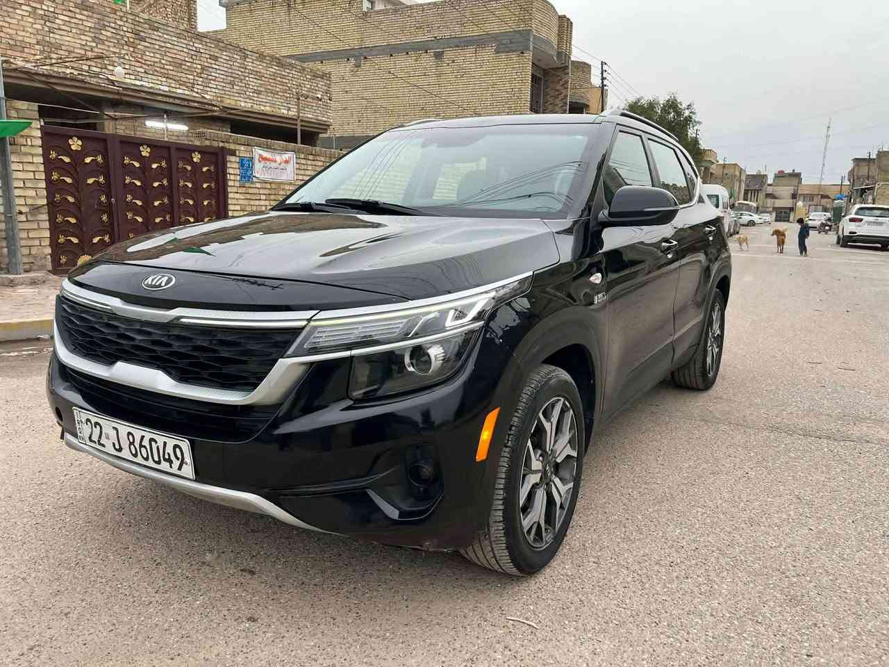 السلام عليكم عندي كيا سليتوس 2021 فوول مواصفات 1/1 للبيع رقم اربيل الجديد تريد تحويل تريد وكالة وارد امريكي حادثها باب وجاملغ والباب الخلفي مصبوغ بجم كبس مواصفات 
1-فتحة 
2-بصمة 
3-اشاير بالمري 
4-كشنات جلد 
5-كشنات امامية كهرباء 
6-داخل ابيض ملكي 
7-لدات خلفية 
8-لد امامي زنون ع طول البنيد 
9-رادار امامي 
10-رادارات جانبية 
11-تحديد مسار 
12-ثلات وضعيات قيادة 
13-ويل كروم 
14-مكينة 2000 دوش 
15-تبريد قطعتين 
16-تبريد بيانو 
وبعد بيها مواصفات هواية مكانها بغداد الطوبجي للاستفسار الاتصال *********** رايدها ب 138 وبيها مجال بغداد, العراق
