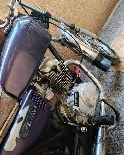 دراجة اربعه كير كلك مكينه نضيفه 
 
السعر 200 وبيهه مجال مكاني الحولي ميه 

رقمي ‏‪***********‬‏
