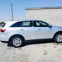 عندي سورنتو امريكي اربعه سلندر نضيفه جدا حادث بصيط ماشيه 88 الف اريد م...