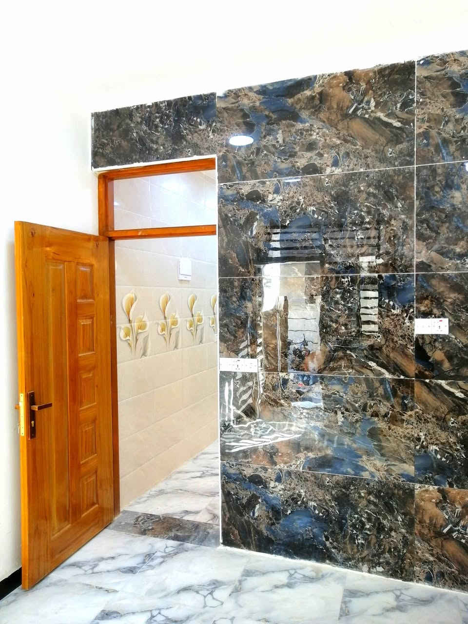 دار للبيع.. بناء جديد زيرو.. تسليم مفتاح 🔑(3 غرف نوم) و صالة و مطبخ و حمامات عدد 3 جوة وفوك... و تواليت خارجي في الحرية محلة 426  من جهة شارع الدور بظهر كبة بيت شاطي المساحة 60 متر للاتصال او واتساب ***********‪
