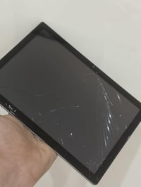 ايباد ١٢٨ • شاشة مفطرة • لمس شغال