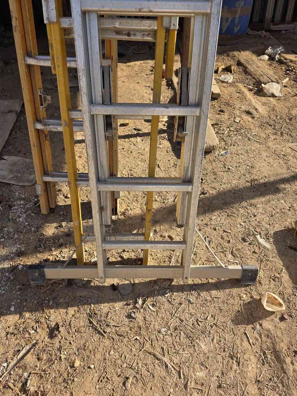 سلام عليكم غراض للبيع 
مكص تسليح شيش 
دروجه كهربائي الطول ٤ ينفتح ٨ متر سلايت 
مكاني كربلاء رقمي الإتصال ***********
