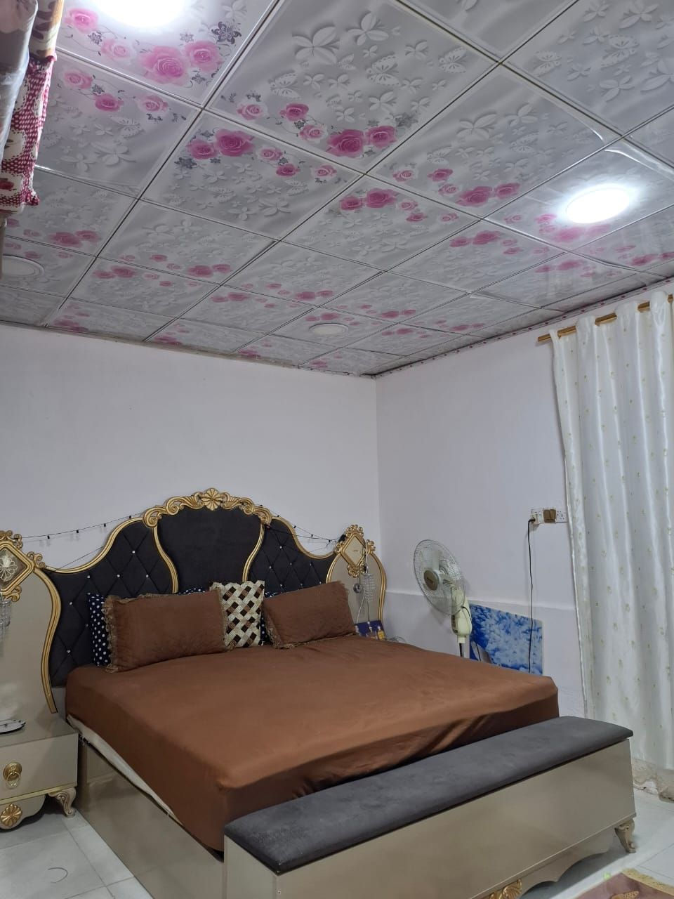 بيت للايجار ٦٠ مترتفاصيل داخل الفديو شارع المدرسي علا تبليط مباشر بيت نضيف مي كهرباء خط مولد مجاري السعر ٢٥٠ الاتصال علا الرقم ***********
