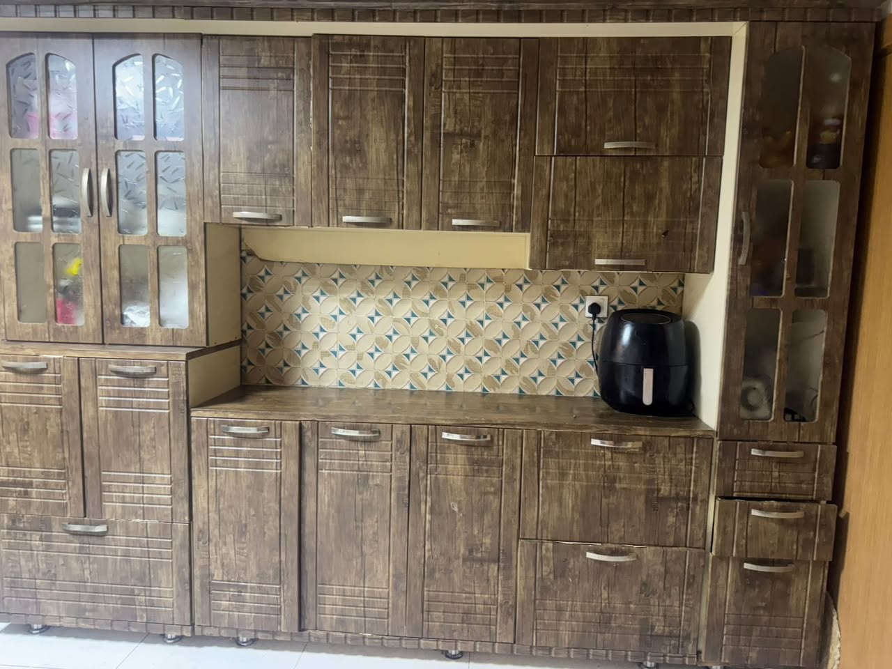 سبلت ٣ طن جديد جددددا وما مستعمل بس شهرين 
بمليون ونص 
سبالت ٢ طنين وطن ونص الواحد ب٤٠٠
مطبخ كامل 
كاونتر مليون ونص 
مابي اي ضرر او كسر يحتوي على سلات داخليه 
ثلاجه بيلسان ٤ ابواب جديده جدا 
ب٧٠٠
غساله ملابس فول اوتماتيك ب٣٠٠
غساله صحون غير مستعمله نهائيا ب٤٠٠
رجاااااائا الاسعار ثابته 
بغداد مجمع ريحانه 
قرب بسمايه 
***********
