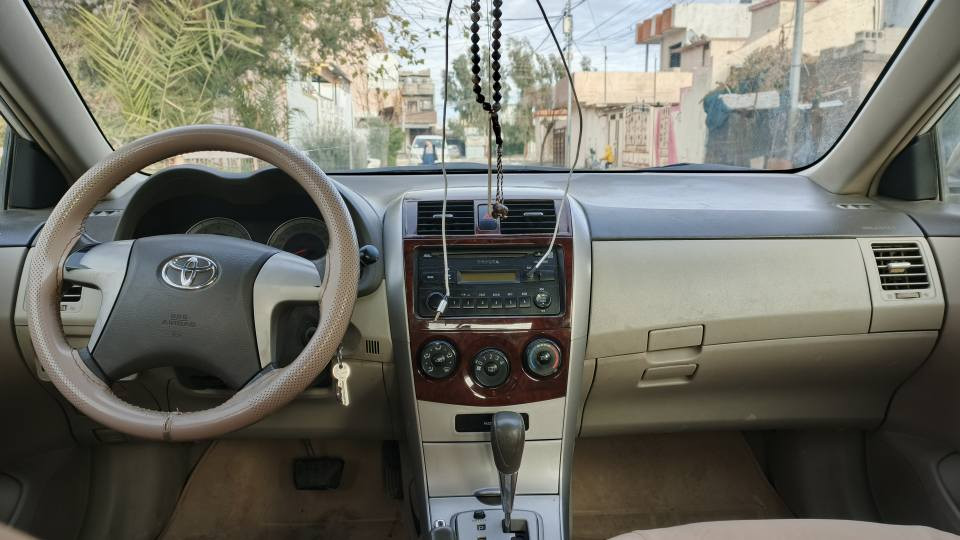 کرولا 2009خەلیجی بێ بۆیاخ نمونە لەجوانی سەنەی تا 29تازەیە کارتی بەنزینی لەگەڵە گێر و مەکینەی بەشەرت 220هەزار ڕۆشتوە کامل مەسروفی کراوە سێ سویچ و تاخم گاعی شەریکەی تێدا ماوە 
ژم***********
شۆێن چەمچەماڵ السليمانية, العراق
