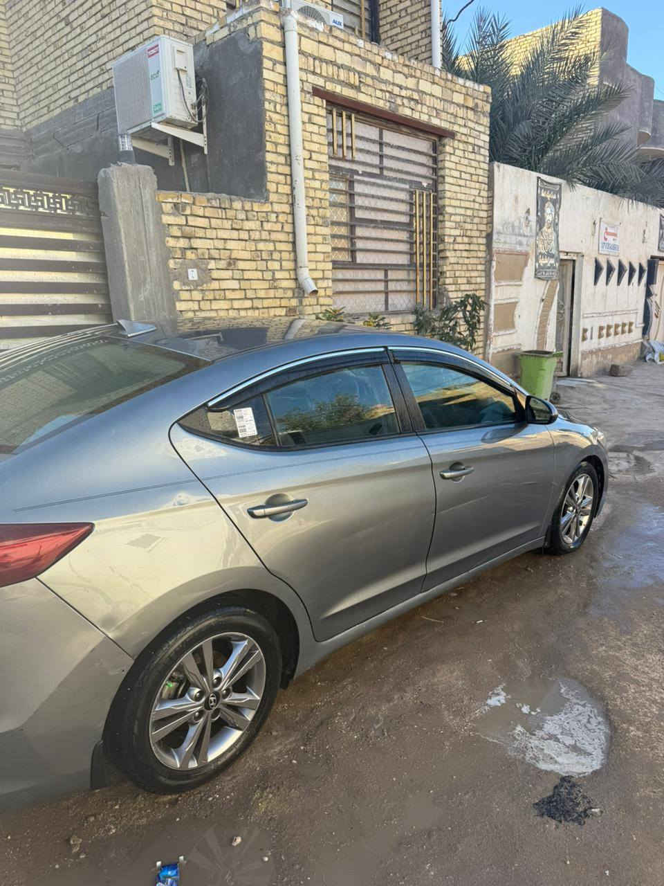 النترا 2018 للبيع هذا السونار مالته سيارة باسمي جاهزه تبريد تخم تايرات جديد حداديه  ***********
رايده ب120 وبيه مجال
