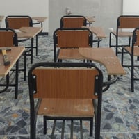 10 كرسي جامعي لتواصل ٠٧٧١٠٥٥٩٦٦٤ مدينه الصدر