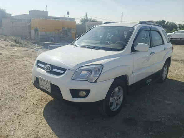 سلام عليكم 
كيا سبورتاج 2010
كير محرك كله مكفول 
داخل خارج كل مفول سياره خير من الله 
فقط بيه صبغ قطعه ونص بدون دواخل تحويل ثاني يوم 
سعر 130وبيه مجال

‏‪0777 761 5870‬‏
