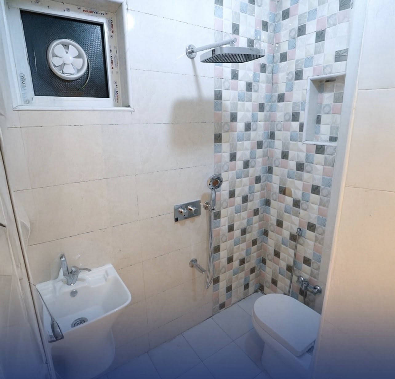 مقاولات شركة البراق مقاولات عامة هدم وبناء وتاثيث حسب الطلب  ارقى انواع الخدمات
الاتصال والمراسلة واتس اب الاستفسار ***********
