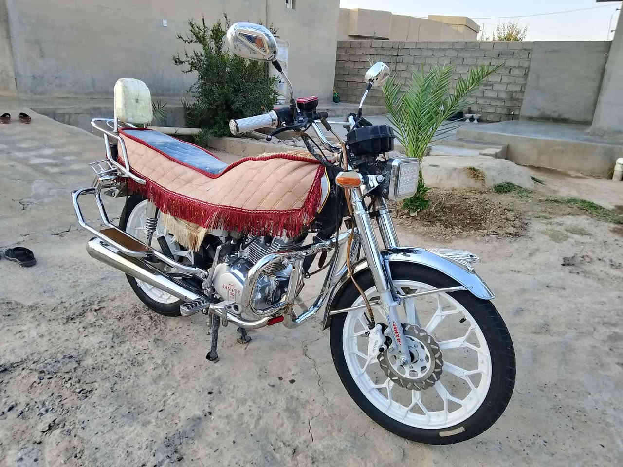 السلام عليكم 
موطور جني ابو الكلة للبيع 
موديل 2024
شرط ماممدود عليه صبانة لا مفتوح ولا مبدل بي اي شي( شركة) 
الموطور جاهز من كلشي 
سعر600 قفل🔏 
600 ال ربع مابيع مراوس ما اراوس فقط بيع
عنوان الساحل الايسر قرية السلمان 
 خاص ماكو تريد اتصل ***********
