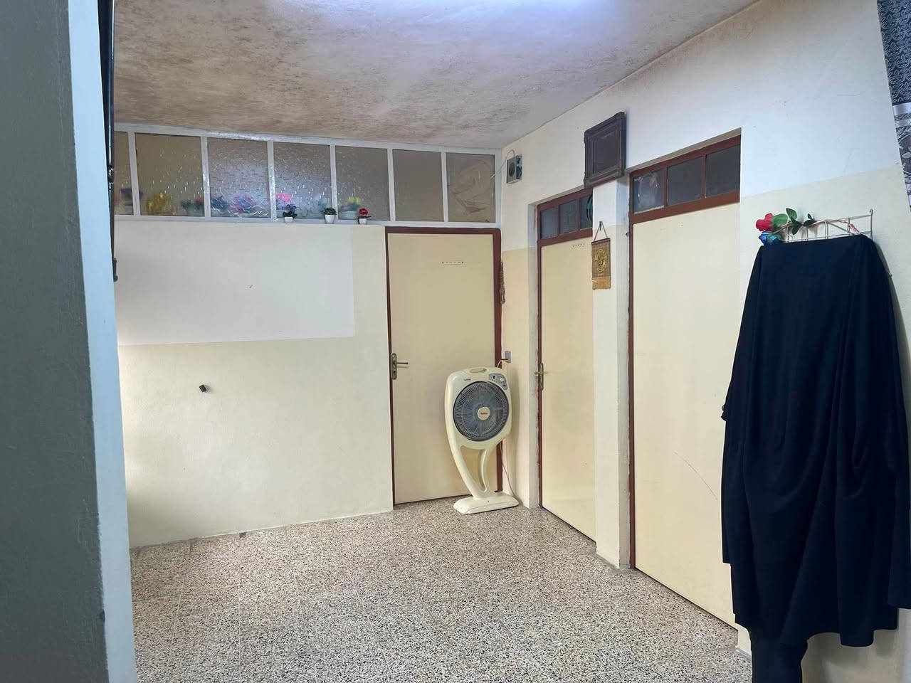 بيت 🏠 للبيع زراعي في ساده بعويزه 
المساحه 256 متر يحتوي البيت على 5 غرف و 2 حمام وتواليت و هول و استقبال والحوش يسع لـ3سيارات اقرب نقطه داله المستوصف يم سنتر مشاءالله 
البيت نظيف ومرتب وجاهز للسكن فوراً✅
السعر 65 وبيه مجال 

للاستفسار والشراء راسلونا خاص 
او مراسلة الرقم واتساب
***********
