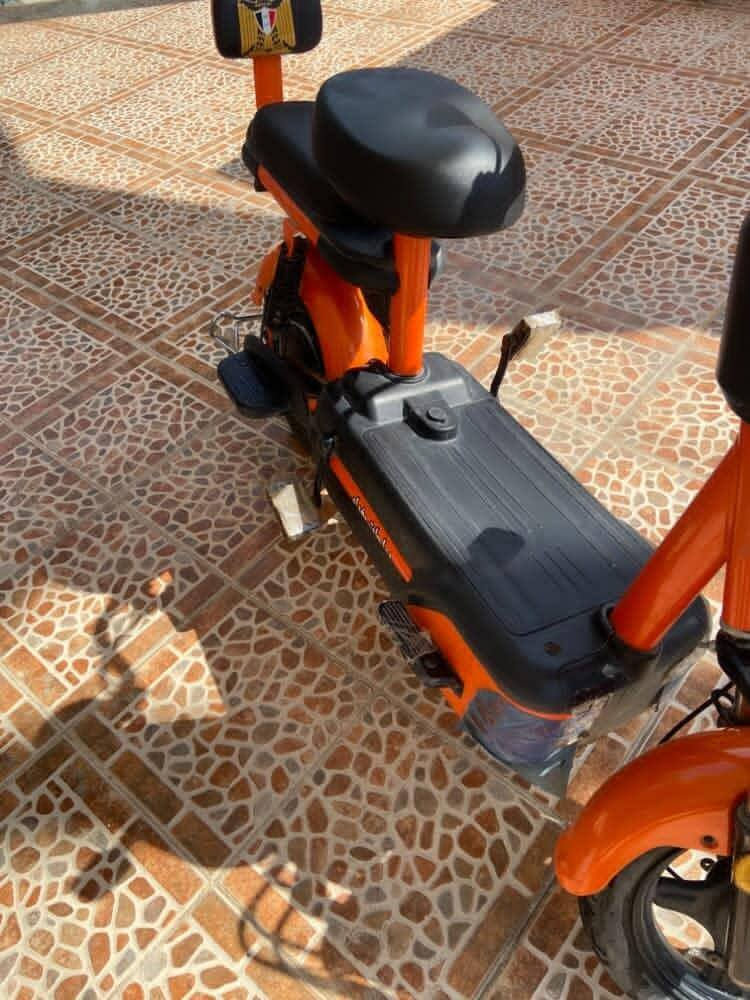 السلام عليكم
دراجة شحن للبيع حجم 16 سويج وبصمة عدد ثنين لايت لد ثلاث سرعات سرعته 60 يقرة بالشاشة بطارية عدد اربعة استخدام ماصارله شهر

السعر 370وبي مجال. رجاءا مو شراي لا تعبني

للتواصل ***********
