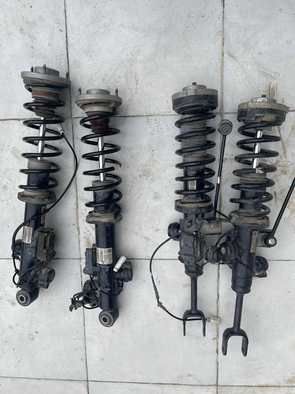 للبيع 4 دبلات امامي خلفي f10 كهربائيات شغالات جاهزات السعر 400 الف هاتف ***********
