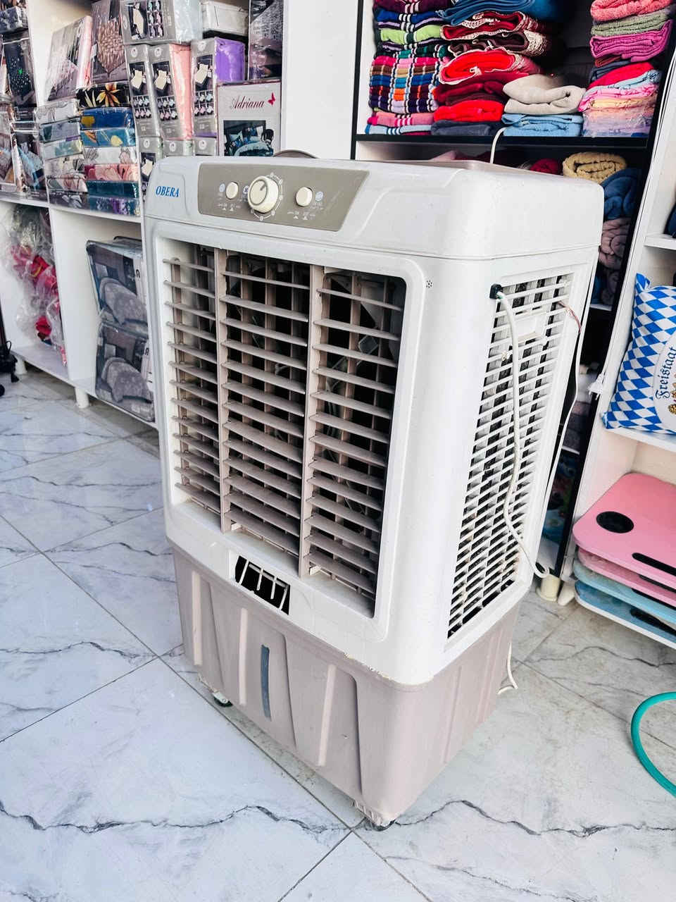 مبردة  كونفيرة مستعمل للبيع …
من شركة اوبيرا 
السعر /// ٧٥,٠٠٠ الف ___ 
✔️✔️✔️✔️✔️✔️✔️✔️✔️


**إذا كنت صاحب هذا الإعلان وتريد حذفه لأي سبب، رجاءا أرسل رسالة إلى الدعم الفني**