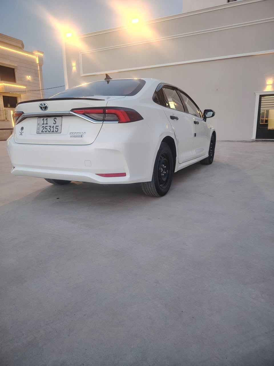 السلام عليكم  كورله مديدل 2023 لبيع السعر 139وبيه مجال بصيط السياره مكفول من لصبغ بيه طخه بلداير مال جاملغ الخلفي ما مسويه مكان بغداد حي العامل ***********
