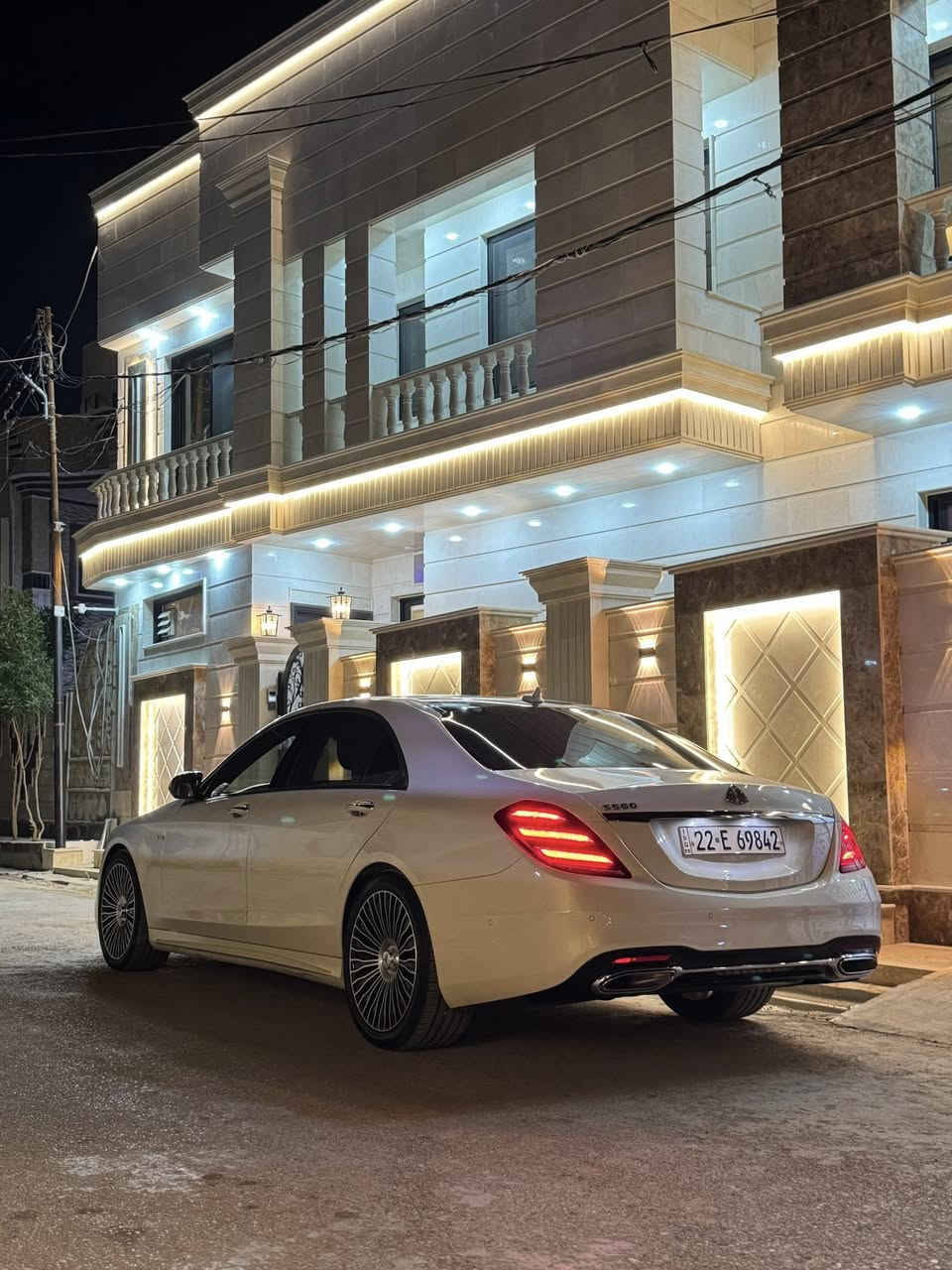 الوحش 🔥
مرسيدس s560 للبيع او المراوس 

مواصفات :

محرك 8 سلندر 4 الاف توين تيربو
كير 9 سرعات

وارد الماني فقط صبغ جاملغ وباب خلفي اثر شخط 

ماشية81 الف كيلو  

جكات تصعد وتنزل 

فتحة بانوراما

رادارات وكامرات 360

نظام الرؤية الليلية

تحكمات كشنات امامية و خلفية كهربائية و مساج

كشنات تدفئة وتبريد

نظام اضائة داخلية 64 لون 

DISTRONIC PLUS نظام القيادة الذكية

كاميرات 360 درجة

نظام النقطة العمياء

للحماية قبل الحوادث PRESAFE نظام

مساعد الحفاظ على المسار

نظام الفرملة التلقائية في حالات الطوارئ

PPF مغلفة بالكامل السيارة 

رقم اربيل وتحويل مباشر
________________________

السعر 52000$ ورقة 

للتواصل :***********
