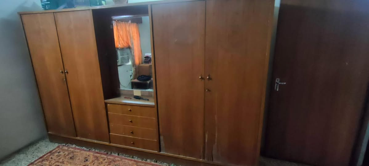 غراض مستعمله للبيع المكان بغداد
كنتور خمسه باب صاج 
وسريرين صاج مع صوميه عدد 2
مكتبة صاج 
دوشك طبي نفر واحد عدد2 
كومدي مجرات عدد 1
للاستفسار الاتصال ع رقم 
واتساب
‭ ‭+964 771 235 0150‬

‭0783 896 4150‬ اتصال ع خط
