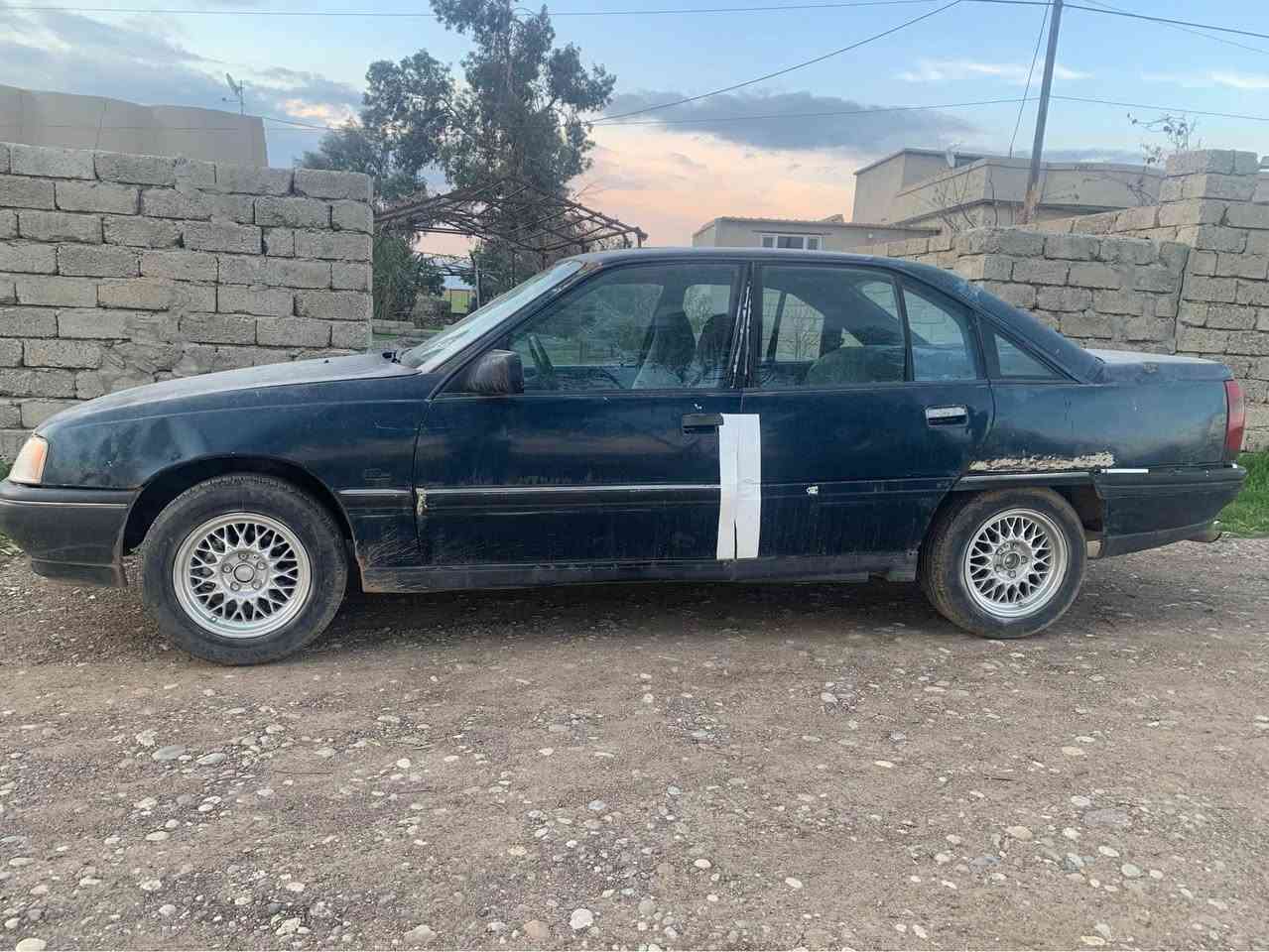 ئوميگا سندوق موديل 91 مكينه 20 رقم نينوي الماني و سنوي عضم پلاستيكي به شه رتي اوليات واته تحويل و وه كاله نيه كيرو مكينه ي بي عه يبه كاره باي هه موي مه زبوته سقف موسه  شوين روفيا  *********** اكر, نينوى
