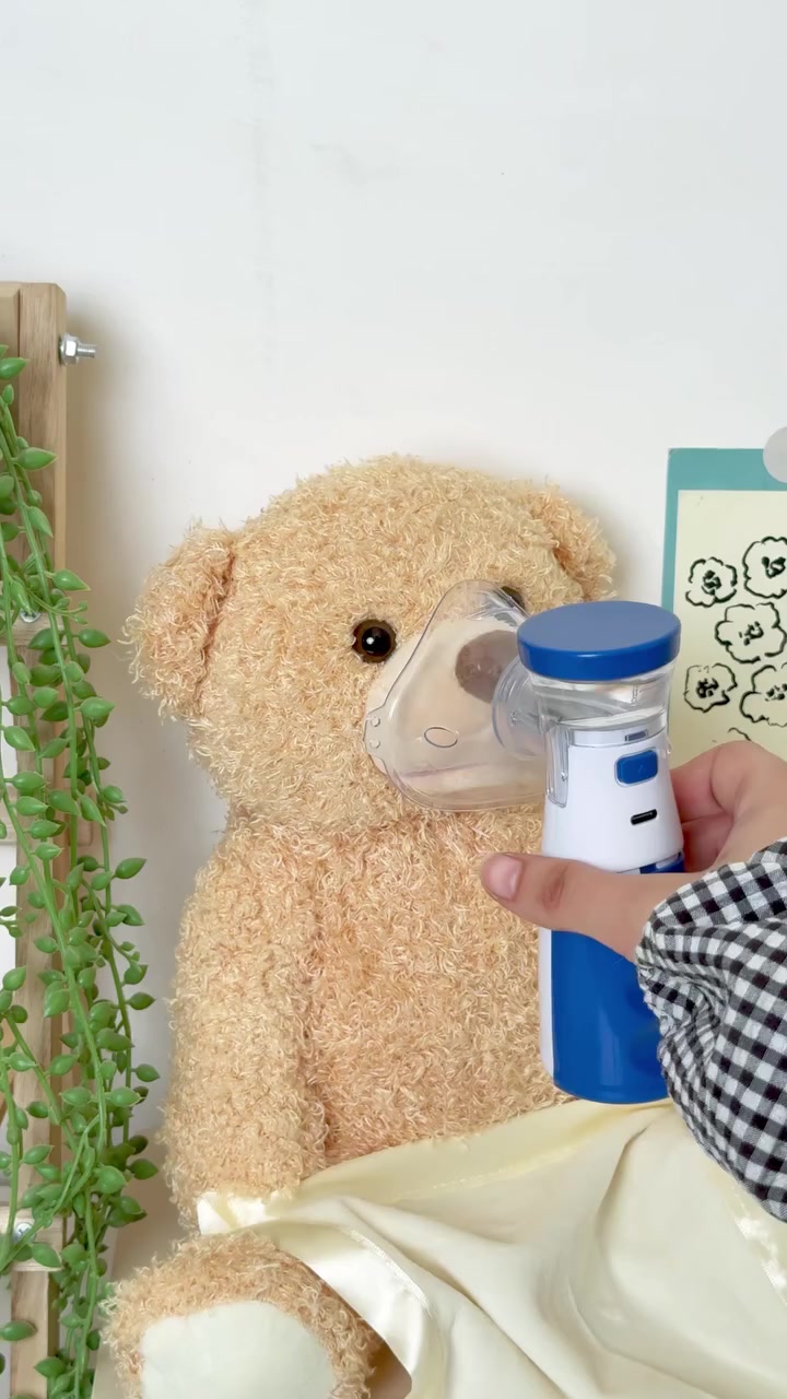 جهاز البخار التنفسي / جهاز استنشاق الاوكسجين المحمول 

🔹 تقنية شبكية متطورة (Vibrating Mesh)
تحول الدواء السائل إلى رذاذ ناعم جدًا يوصل بعمق للرئتين ويساعد في حالات الربو وضيق التنفس.

🔹 صغير وخفيف – تاخذه وياك لأي مكان
بالبيت 🏠، بالدوام 🏢، أو حتى بالسفر ✈️

🔹 تشغيل هادئ جدًا
صوته منخفض (أقل من 25 ديسيبل تقريبًا)
مناسب للاستخدام أثناء النوم بدون إزعاج 😴

🔹 يشحن USB أو بطاريات AA
مرونة كاملة بالاستخدام وين ما تكون 🔋

🔹 سهل الاستخدام والتنظيف
زر واحد للتشغيل ✔️
أجزاء قابلة للفصل لسهولة التنظيف
وبعض الموديلات بيها تنظيف ذاتي لمنع الانسداد

🔹 مناسب لكل أفراد العائلة
يجي وياه أقنعة للكبار والأطفال + قطعة فموية 👨‍👩‍👧‍👦

للحجز والاستفسار تواصل معنا 

#جهاز_اوكسجين #جهاز_تنفسي


**إذا كنت صاحب هذا الإعلان وتريد حذفه لأي سبب، رجاءا أرسل رسالة إلى الدعم الفني**