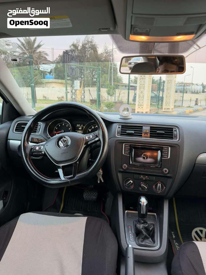 فولكس فاجن جيتا موديل 2018 Tsi
سيارة جديده جدا ( كـلـيـن تـايـتـل )
بيع او مراوس 
كلين تايتل 
محرك 1400 تيربو 
سيارة جديدة بمعنى الكلمة 
السيارة بيها طخة خفيفة بالباب الخلفي جهة السايق بدون تعديل موضحة بالصور
رقم صاحب سيارة ***********
