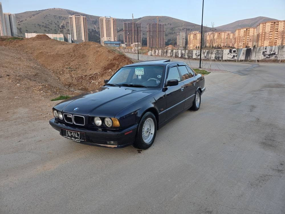 بيئيم موديل 1993
***********
***********
فؤل مؤاسه فات حه جم 525 بيلاد كيرئؤتؤماتيك مه كينه كه بس ديجيتال ته بريد ساردؤ كه رمي مه سبؤت سلايد ABSكؤشن جلد كؤشن كاره با شه ش كه له ناؤ فؤرميكا ده بل ئيرباك بيش بان لايد سينؤن مه ركه زي و كؤنترؤل جؤارتايه ؤيلي مؤشه به كي لؤ ك بؤ به سراؤه جؤارجام كاره با ئاؤينه كاره با كيج ئه لقه ئارم بلاستيكي سليماني به شه رتي ئه ؤه ليات سه ياره كه قرجيشي نيه بيشؤي دؤاي كه بسه نمؤنه يه له جؤاني له سليمانيم نرخ (48)كه لاؤ كه ميك مؤعامه له به س بؤ فرؤشتنه كؤرينه ؤه ناكه م 
*********** السليمانية, العراق
