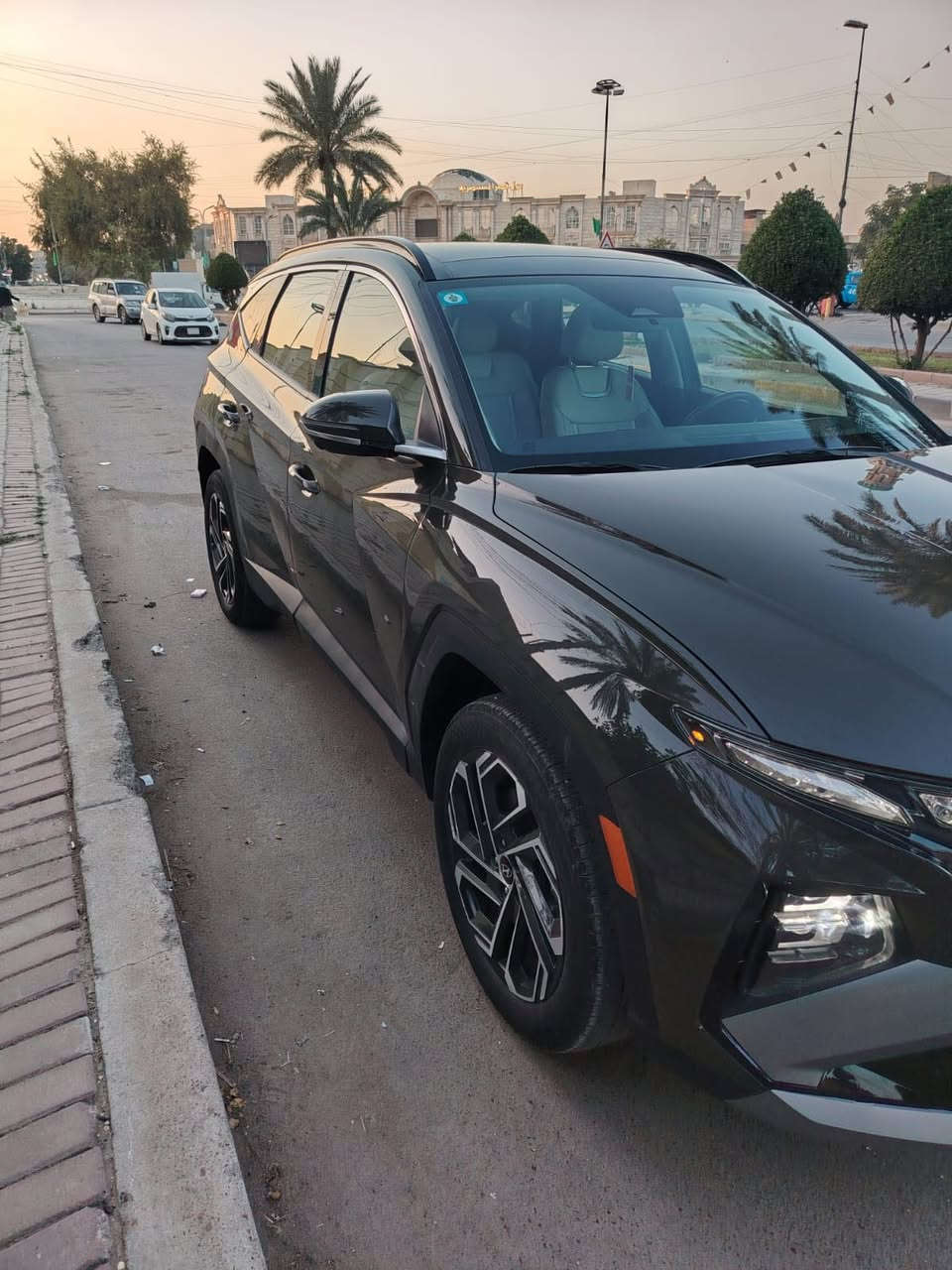 سلام عليكم 
توسان 2025 وارد امريكي 
مكينة 2500 gdi 
حادثهة كما موضح بلصور 
السيارة فول مواصفات 1/1 اعلى فئة 
رقم بغداد 
السعر 215 وبيهة مجال 
***********
