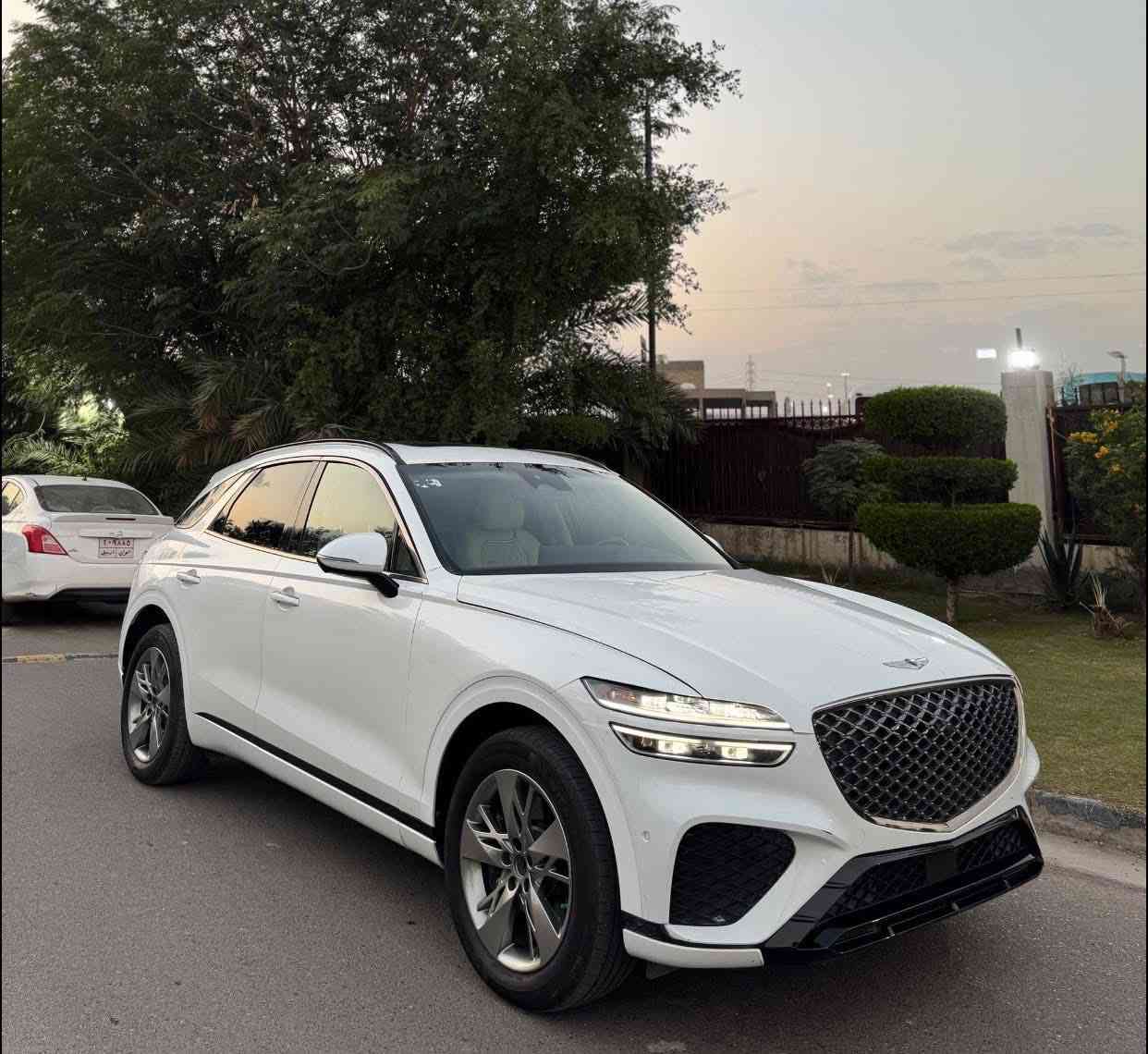 � للبيع • Genesis GV70 / 2023 • 🌟

✨ سيارة أحلامك وصلت! ✨
فخامة، نظافة، أداء… كل شيء مرتب من الألف للياء.

 • 🚗 الموديل: 2023
 • ⚡ المحرك: 6 سلندر 3.5 Twin Turbo — أداء ناعم وقوي
 • 🕒 العداد:10,000 فقط — شبه جديدة

 • 🏆 الحادث :تبديل جوملغ وبنيد نفس الون اصلي 

 • 🛋️ الداخلية: جلد ناعم، مراتب مشدودة، تصميم داخلي فخم، ألوان متناسقة
 • 💎 المواصفات: شاشة كبيرة، بصمة ذكية، رادار، كاميرات 360، ليد كامل، فتحة سقف، نظام أمان متكامل

💰 السعر:34.500$ وبيه مجال
📞 للتواصل:

***********
او زيارة موقع شركة الناجح العالميه بغداد حي الجامعه نفق الشرطه مقابيل مختبر الرازي📍
