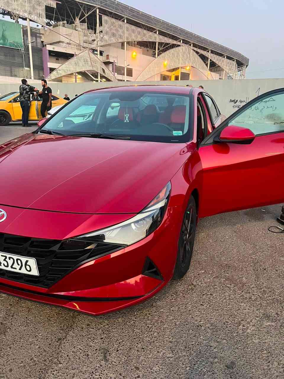 السلام عليكم ألانترة للبيع ٢٠٢٢ وارد أمريكي بصمة رادرات بيهة بس دعامية خلفية  والبنيد بي كلير من امريكا سعرها ١٣٥$ 
***********
