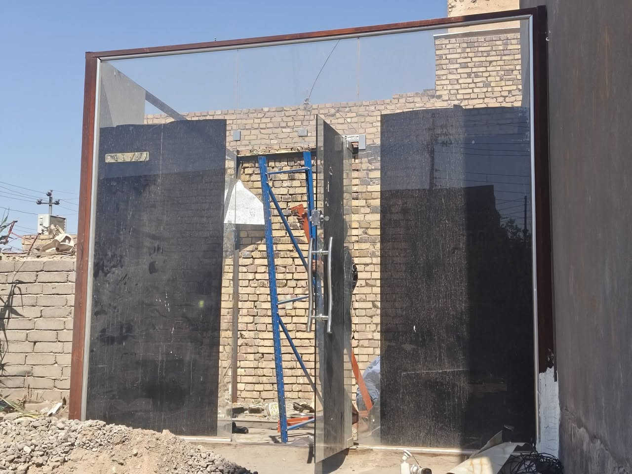 لگطة هاي
باب جام خانة يفيد اهل محلات او مجمعات جبير حجمة تقريبا ٣ *٣ 
السعر ١٧٥ وبي مجال قليل 
الي يريدة يخابرني 
***********
