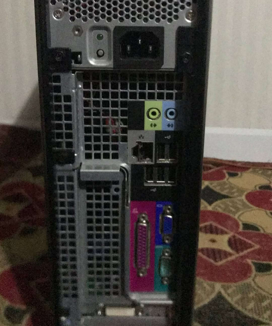 سلام علييكم
Pcحجم زغير تقريبا 

رام 2

معالج amd  

بور سبلاي 240

هارد مابيها يعني كيس كامل ناقص بس هارد 

سعرها 40 بيها مجال حك الجيه 

عنواني بغداد 

شراي تعال خاص


**إذا كنت صاحب هذا الإعلان وتريد حذفه لأي سبب، رجاءا أرسل رسالة إلى الدعم الفني**