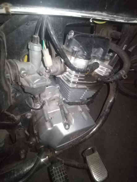 دراجه إيراني خمسه  كيرر موديل 2021مكينه كايمه كلا شغال كهربائيات صفيره جديده باتري جديد لايت جديد اشاره كلا شغال عوزها بس تجفيت سعر ميتين وخمسين قفل بكانها بنهضه ***********
