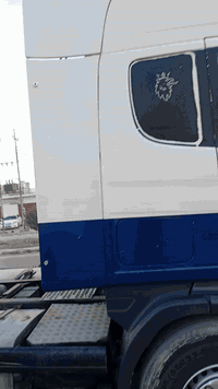 سلام عليكم سكانيا بومه للبيع موديل 2002 دغداغ انجكتر خطين سياره نضافه فول تخم تاير محرك لاتنقيص ولاصرف شاصي كفاله كير 4 ×4 تخم تاير تدفئه + تبريد سياره احله منل صور  مربوطه عربانه جوانب متحركه العنوان القائم حصيبه  تفاصيل أكثر اتصال على هاذه الرقم *********** السعر 130
