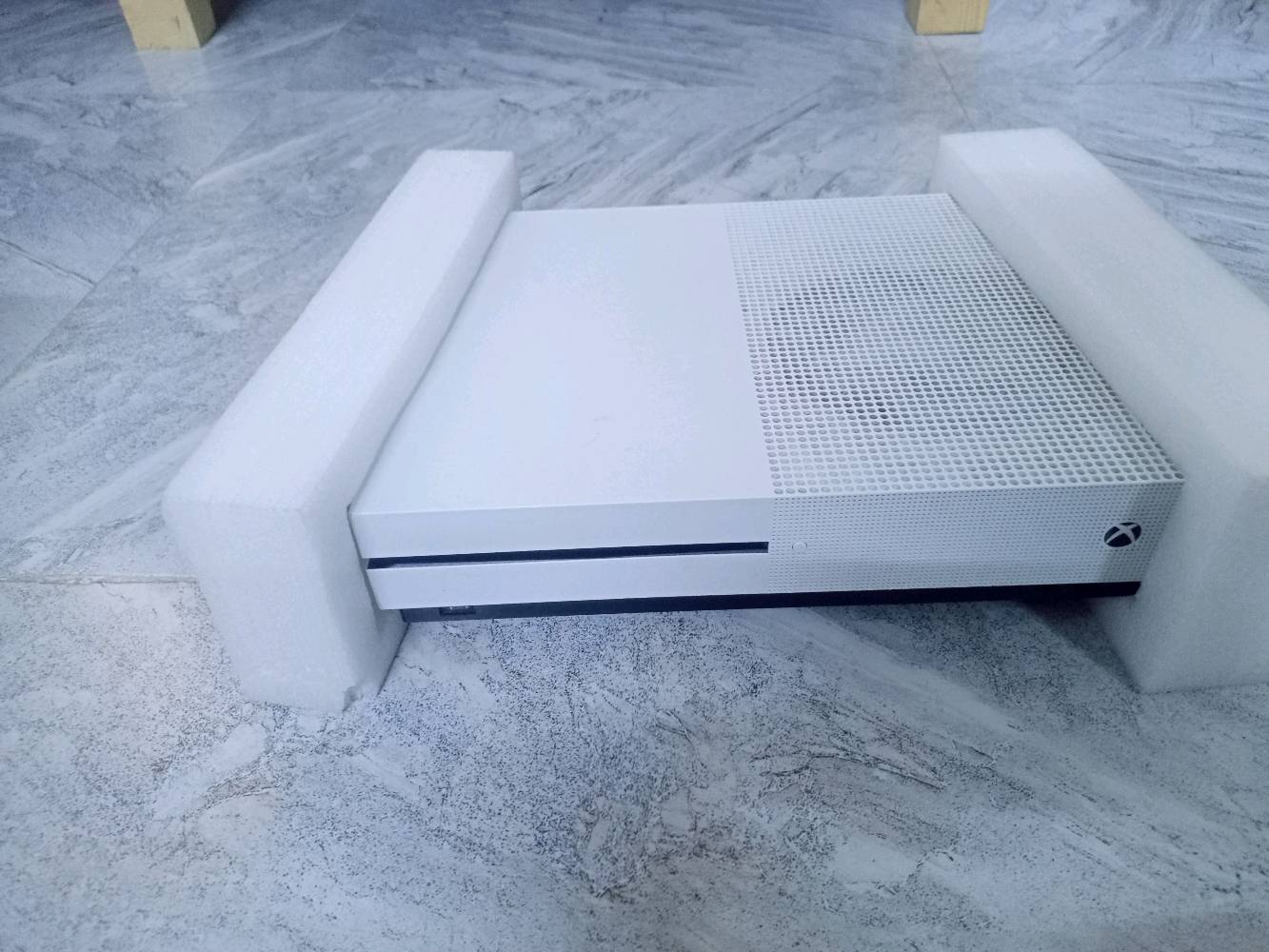 السلام عليكم
XBOX ONE S 
مبدل هارد من 1T الى 512
الالعاب البي 
ASSASSINS CREED
FC25
WOATCH DOGS 2
CALLOF DUTY BLACK OPS 2
FH 5
MINE CRAFT
THE CREWMOTOR FEST
كامل الملحقات موجودة 
كارتون + يدتين 
السعر 190
***********
***********
واتساب واتصال