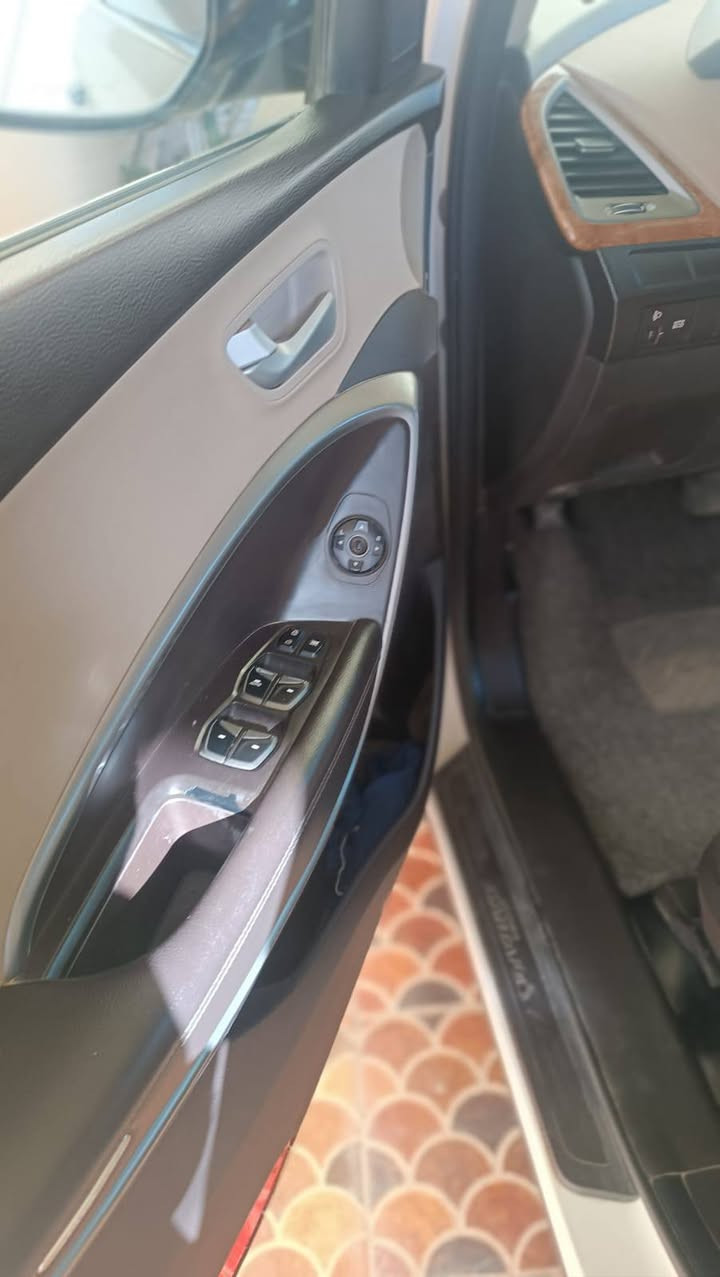 سنتافي خليجي ٧راكب محرك ٣٣٠٠ تبريد قطع نضفه خارج وداخل ١٠٠على ١٠٠ سيارة بيت استخدام شخصي وقليل ماشيه ١٠٥ الف كم ممبل بيها فقط فلتر بانزين كلشي بيها جديد متصرف دينار عليها .الضرر شخط كد اصبع براس الجاملغ بالسمي ورقم سليمانيه تحويل ثاني يوم .السعر ١٩٠ .يرهم مراوس بسنتافي اوتوسان ٥راكب محرك دوش ٢٤٠٠ وحسب الاتفاق عل سعر . مكاني تكريت .


**إذا كنت صاحب هذا الإعلان وتريد حذفه لأي سبب، رجاءا أرسل رسالة إلى الدعم الفني**