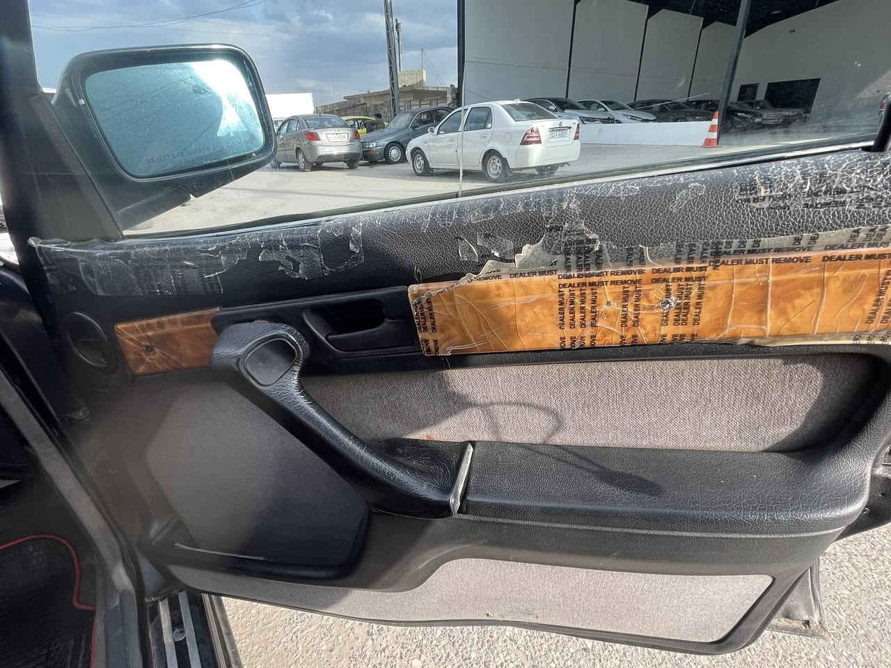 بي ام 735 اصل وفصل
موديل ٩١
كير محرك شرط 
طخم جديد 
تايرات جدد 
ويلكب خليه 
دواخلها نضيفه جديده
سياره مصيوغه جماليه بدون ضرر 
السعر 50 
متواجده السياره بمعرض اطلس
*********** 
***********
