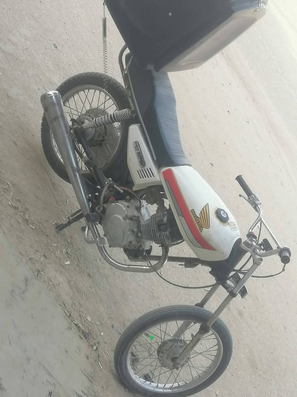 سلام عليكم دراجه نامه اصلي البيع مديل 23 دراجه جديده تعمير 26  سعر 500 او بيه مجال قليل مكاني سوك شيوخ  
*********** بي وتساب
