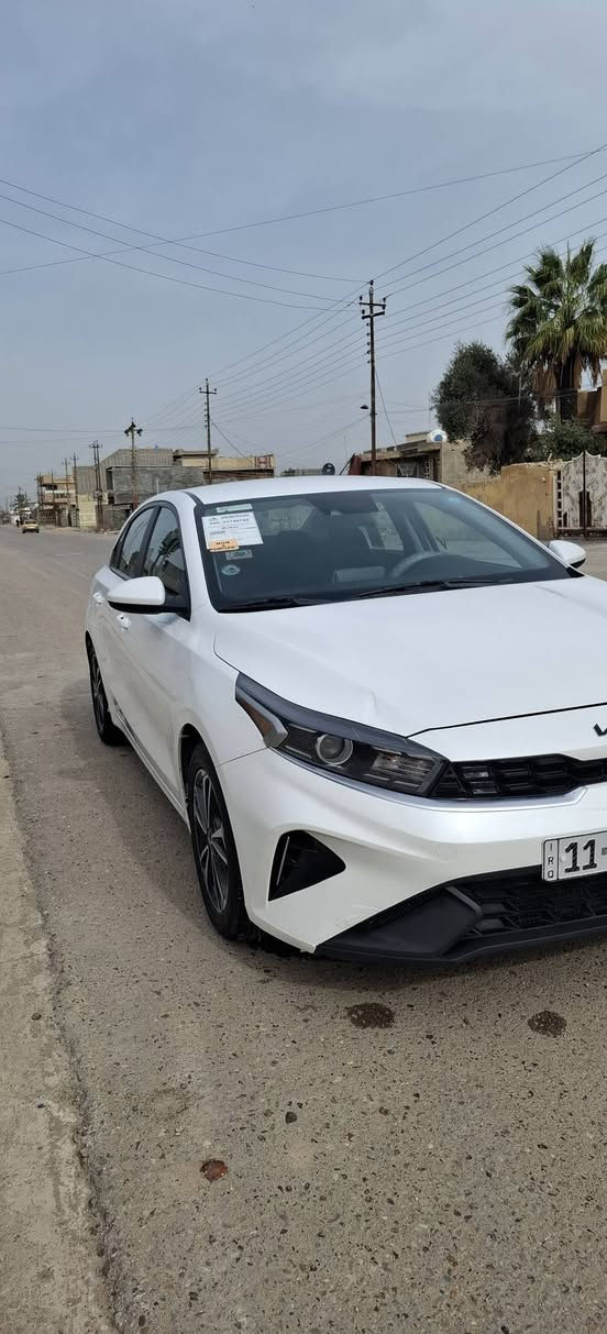 سلام عليكم كيا فورتي موديل 2023 موصفات حساسات تايرات لادار السياره بيها جاملغ فقط بدون دواخل وبدون ايرباك ماشيه 100 مشي حقيقي السعر 155 وبيها مجال المكان السياره بغداد الدوره الاستفسار على هذا الرقم ***********
