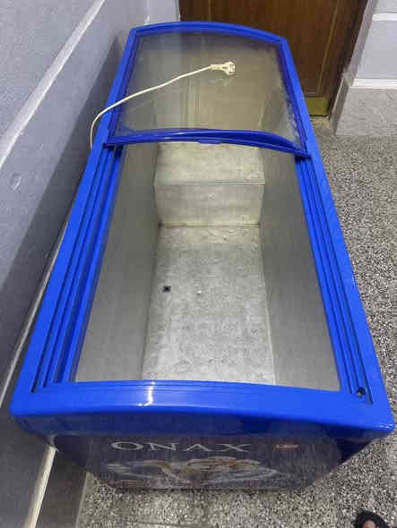 مجمدة بحالة ممتازة صارلة سنة رايدة ب350 وبيها مجال بسيط *********** مكاني بغداد حي اور
