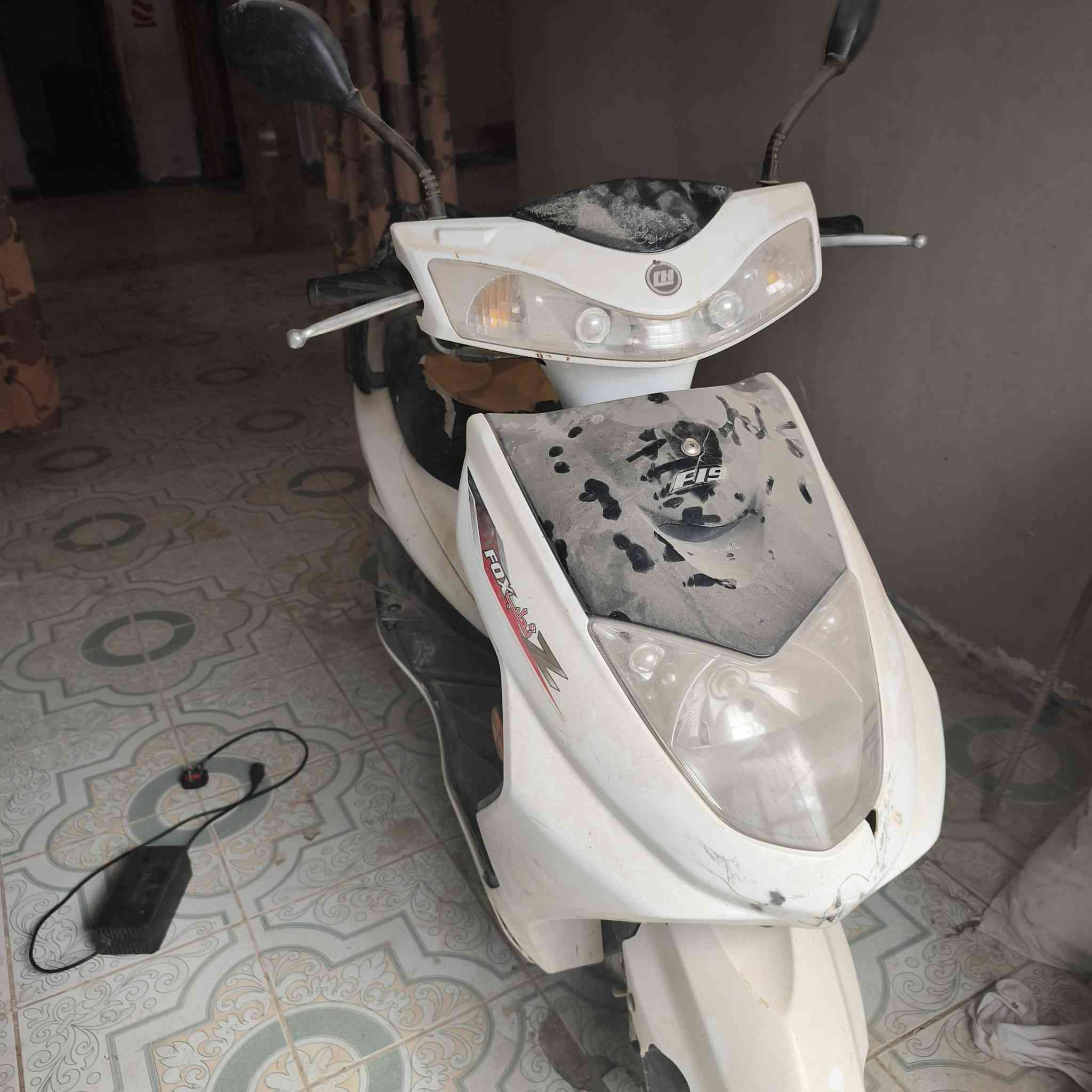 سلام عليكم عندي دراجه ماكس ثعلب للبيع  عطلها زنجيل بداخل المحرك مشلوع المهتم يجي خاص او يتصل ***********
